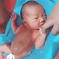 月子中玩手机吗