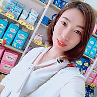 爸爸=育儿路上的拦路石         =猪队友         =最没用的母婴产品          =睡在隔壁房间的兄弟