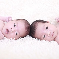 我的龙凤宝宝快满月啦，麽麽哒😚