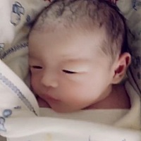 18年八月初六八点四十八分喜得五斤八量小公举一枚，母女平安，报喜喽