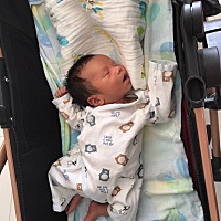 这睡觉姿势也是没谁啦