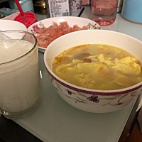 月子餐—早上 米粥 南瓜饼 #中午 鸽子木耳烫 土豆 米饭 #下午 甜酒酿鸡蛋 #晚上 鸽子木耳烫 米饭 #夜宵 ...