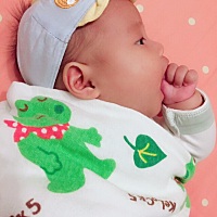 自己带孩子就是累点，但看着孩子一天一个样心里满满的成就感也很欣慰