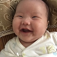 两个月四天 宝子爱笑 我们也开心