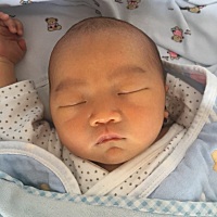 本想挑日子剖腹产，没想小孩“山竹”天来报到😂祝愿我家两宝都平安健康成长🙏