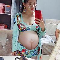 拍孕妇照的时候宝宝一直动，也是个爱照相的家伙！！😚😚