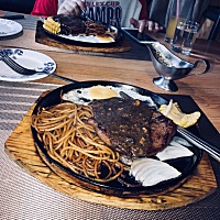 腰痛，不知道是不是生宝宝的时候打了无痛，可怜的我打了无痛还是生不下来，最后还是刨腹产，后遗症就是...