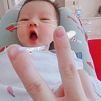 晒晒我家小逗逗┐（─__─）┌小宝已经出生整整15天了，么么哒😘