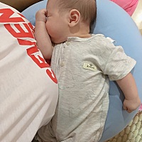 月子结束，婆婆从厂里过来照顾了一个星期，为了持续做盆底康复，现在搬到妈妈家新房子，开启独自带娃模...