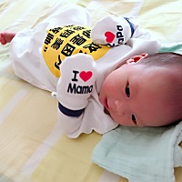 老大叫点点、弟弟叫啥好呢……快满月了大名叫昱隆、小名一直纠结中😂本来叫毛豆、现在后背毛都掉了、...