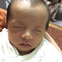 我家宝宝额头和鼻子哪里青青的 老人说体内有风 请问各位孕妈或者宝妈听说过吗？请问有什么方法消除体内...