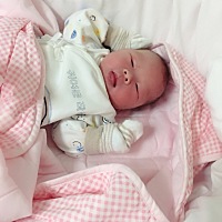 报喜啦！我们可爱的小王子在9.18晚上11点整诞生啦～㊗各位孕妈妈们都好孕！生个健康白白胖胖的宝宝 ...
