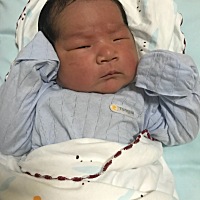 接健康男宝🙏🙏🙏，38周加4，9.2斤，身高52厘米健康男宝与2018年9月17号，2018年8月初8早上8点08...