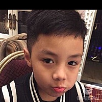 刚才儿子拍了点艺术照，我和老公也拍了,早知道，把小儿子也带来好了😂