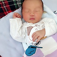 宝宝已卸货7.8斤小棉袄双眼皮大眼睛两个小酒窝