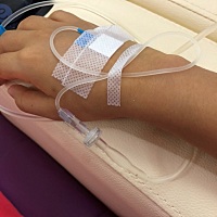 今天是手术后的第二天，继续来医院消炎，也许是补佳乐的关系，有些恶心和乏力，医生说吃一些维生素B会有...