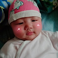 有没有母乳喂养两个多月的宝宝四五天不拉大便的？正常吗？