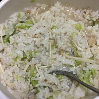 每天都没一点食物，怎么可能有奶水