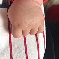 有宝妈在宝宝三四个月的时候，带宝宝做过飞机吗？需不需要注意什么？或者特别准备什么呢？