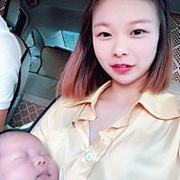 宝贝只要一上车就睡的雷打不动...无奈啊