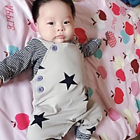 中秋节快乐，宝贝今天刚好满三个月，值得纪念的一天，祝大家中秋佳节快乐