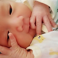 有没有坐月子天天抱着手机玩  我感觉我不玩手机   就要被憋死的感觉