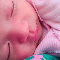 我是一个12天的宝宝喽