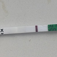 这是我早上一早测的 当时看白板 后来又去睡觉了  现在看又看见一点点 不知到是不是眼花了  一上午出现不...