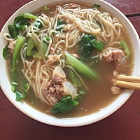 我一天吃一顿面，其他三四顿小米粥加鸡蛋，不算太油腻吧？附一张婆婆改良的排骨面！好次！讲真我婆婆算...