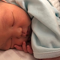 9月24日上午刨了，孩子太大，8斤3两，大胖小子，今天三天了，乳头吸出血了都，不当父母不知父母恩�...
