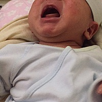 这月子坐得比正常人累得多，最后悔的莫过于请了一尊佛回来，娃娃哭死都不得抱，看透了身边人和事，只有...