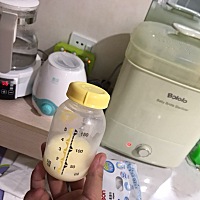 没什么比带宝宝更能减肥的了，每天睡不够，真的好累     好不容易哄睡你，又要给你挤奶，奶瓶消毒  今天...