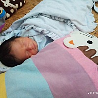 恩泽及舍下，公子至我家。身经十月苦，骨开十指难。仔仔重六斤，偕母同平安，男神你好！余生请多多关照。