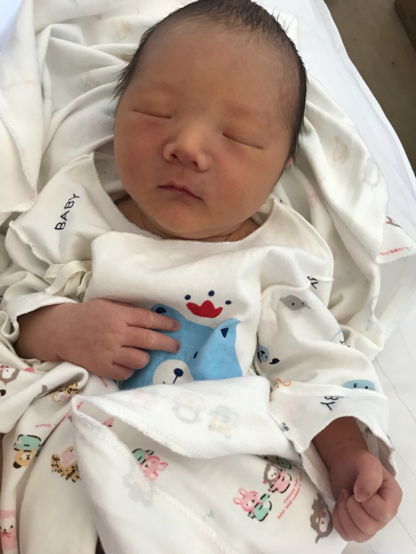 刨腹产帅哥一枚