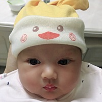 宝贝今天出生刚好30元，满月了，值得记录一下，妈妈希望你健康快乐成长，妈妈永远是最爱你的那个人