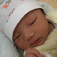 有没有坐月子带宝宝带得像我这样哭的，不得不抱怨我妈，不管白天晚上的抱着宝宝在家抖啊走的，弄得一到...