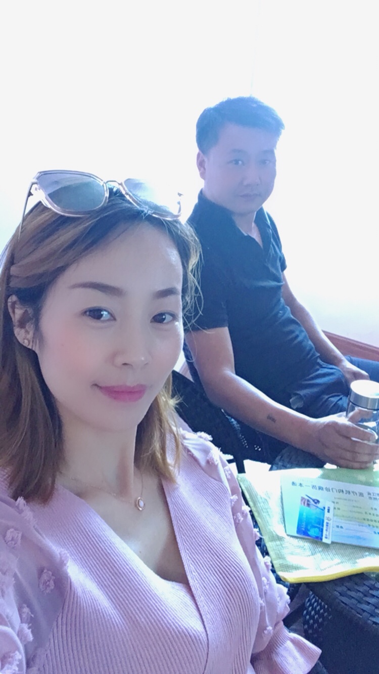 流产三个月后，正常来了三次月经，昨天去医院检查子宫恢复良好，因为我和老公年龄已大，所以想早点要个宝宝，老公给买的叶酸，今天起开始备孕……祝我好运🍀