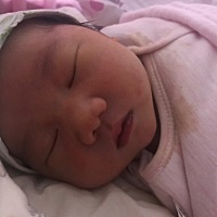 超预产期7天 刨男宝8.7斤，大家看图猜男女的 都猜对啦。接了半个多孕期男宝，如愿啦。各位宝妈都辛苦了...