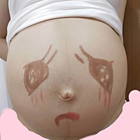 怀孕时期的肚型，肚脐眼外凸出，生出来的是个男宝……