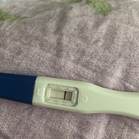 我是九月9月18号19号同房的，9月28号测出水印，29号又测了，我都不敢相信是怀孕，颜色只有一点点，然后...