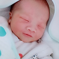 宝宝提前9天出来了，男宝一玫，宝宝一出生家婆就说要叫宝宝拉尿不要让他自己拉说长大了就不会尿裤子上，...