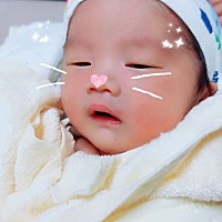 宝宝出生20多天了，老是睡不好觉，不是说正常的刚出生的宝宝一天要睡18个小时以上吗？为什么我的宝宝一...