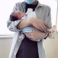 所有的辛苦都是值得的 顺产小公举一枚 7.1斤 无侧切 不过有撕裂  这两天喂奶吸的奶头都破了 宝宝怎么那...