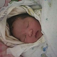 终于卸货10月4号剖宫产女宝宝7斤终于如愿，大宝男孩凑个好字