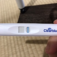 感觉炸胡嘞。但总感觉隐隐约约有很淡很淡的一条线。。这是昨晚上测的