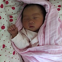 生了三天了，终于能下床好好看看你了，我的小公主！