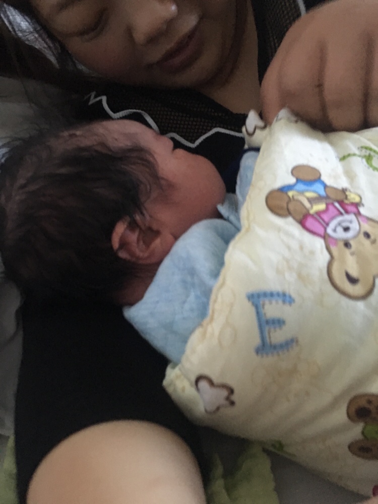 提前12天，顺产8斤3，太他么疼了，