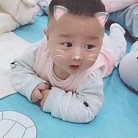 宝宝拉肚子了怎么办 本来今天给宝宝打预防针的  可是宝宝拉肚子 已经好些天了 从天气转凉就拉肚子了 还...