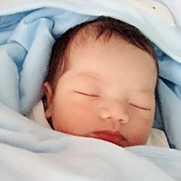 顺产女宝宝，5.8斤，无侧切，轻微撕裂，