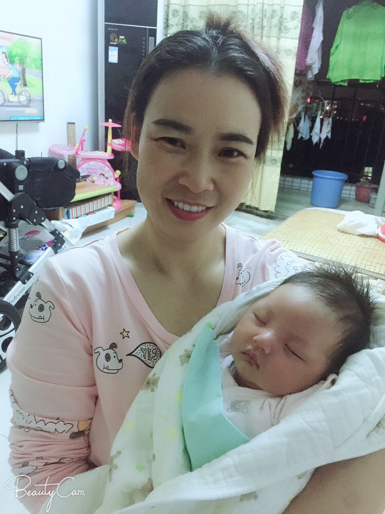 月嫂和宝宝